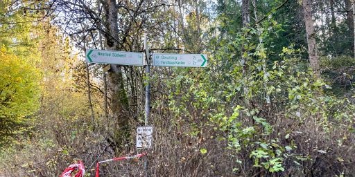Wegweiser im Forst Kasten Wegweiser im Forst Kasten